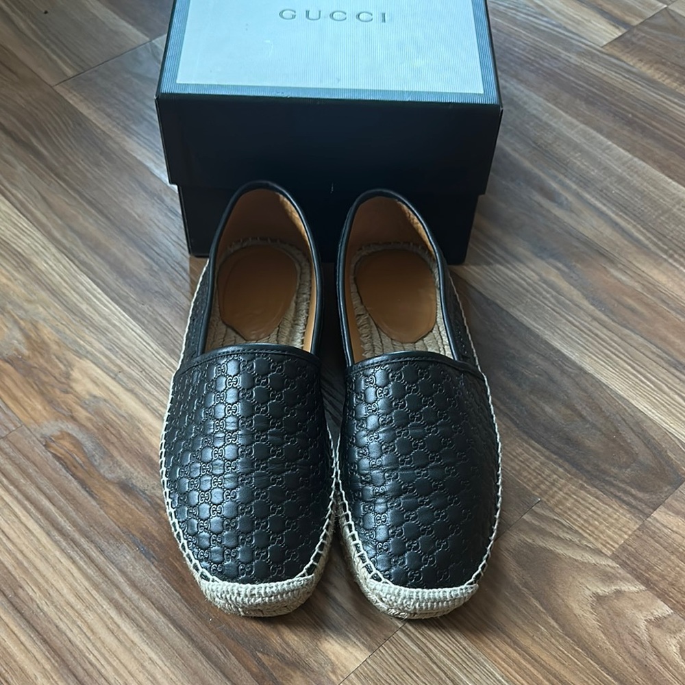 Gucci Black Leather Loafers with Woven Design
